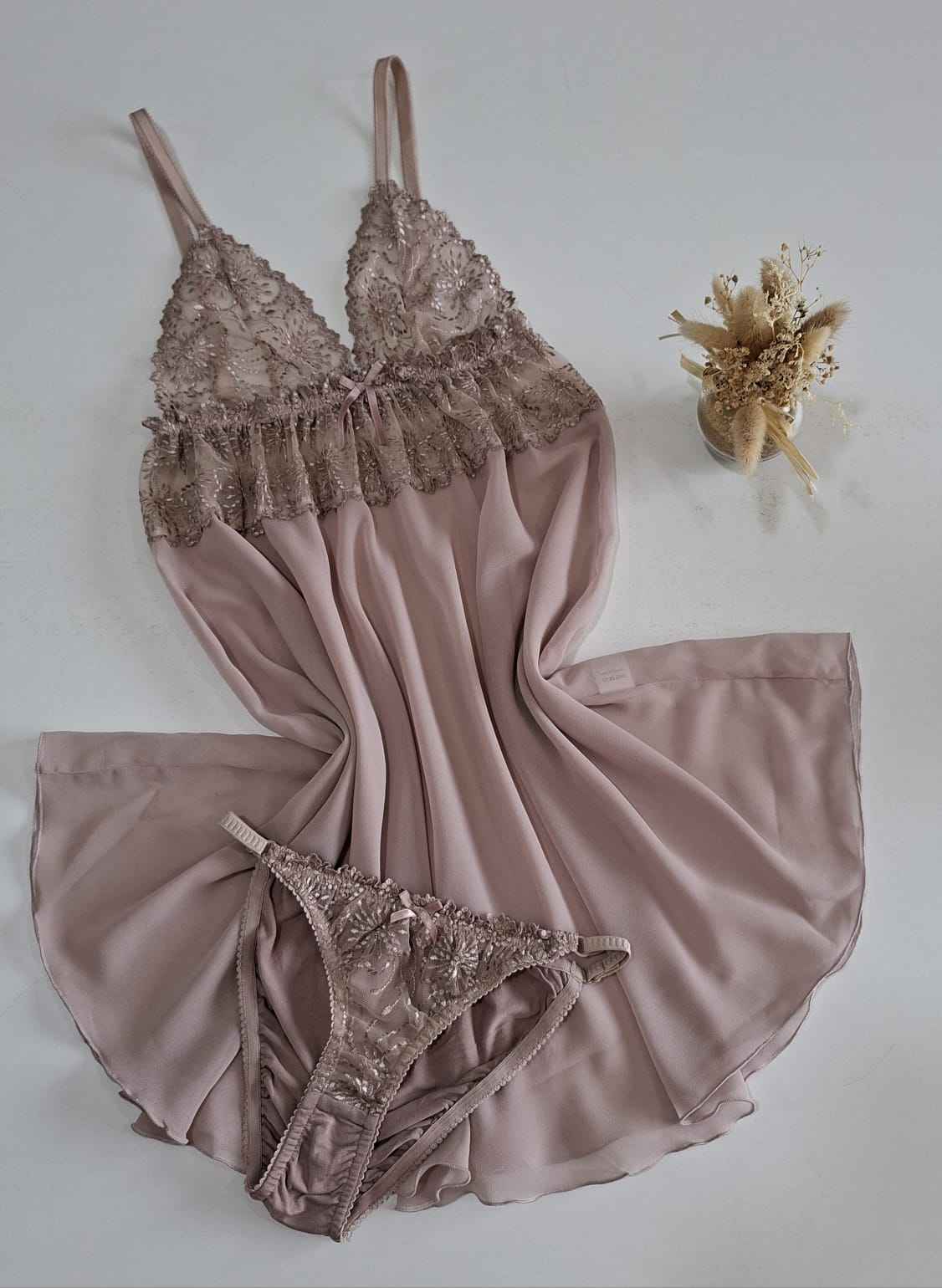 Nuisette  en dentelle